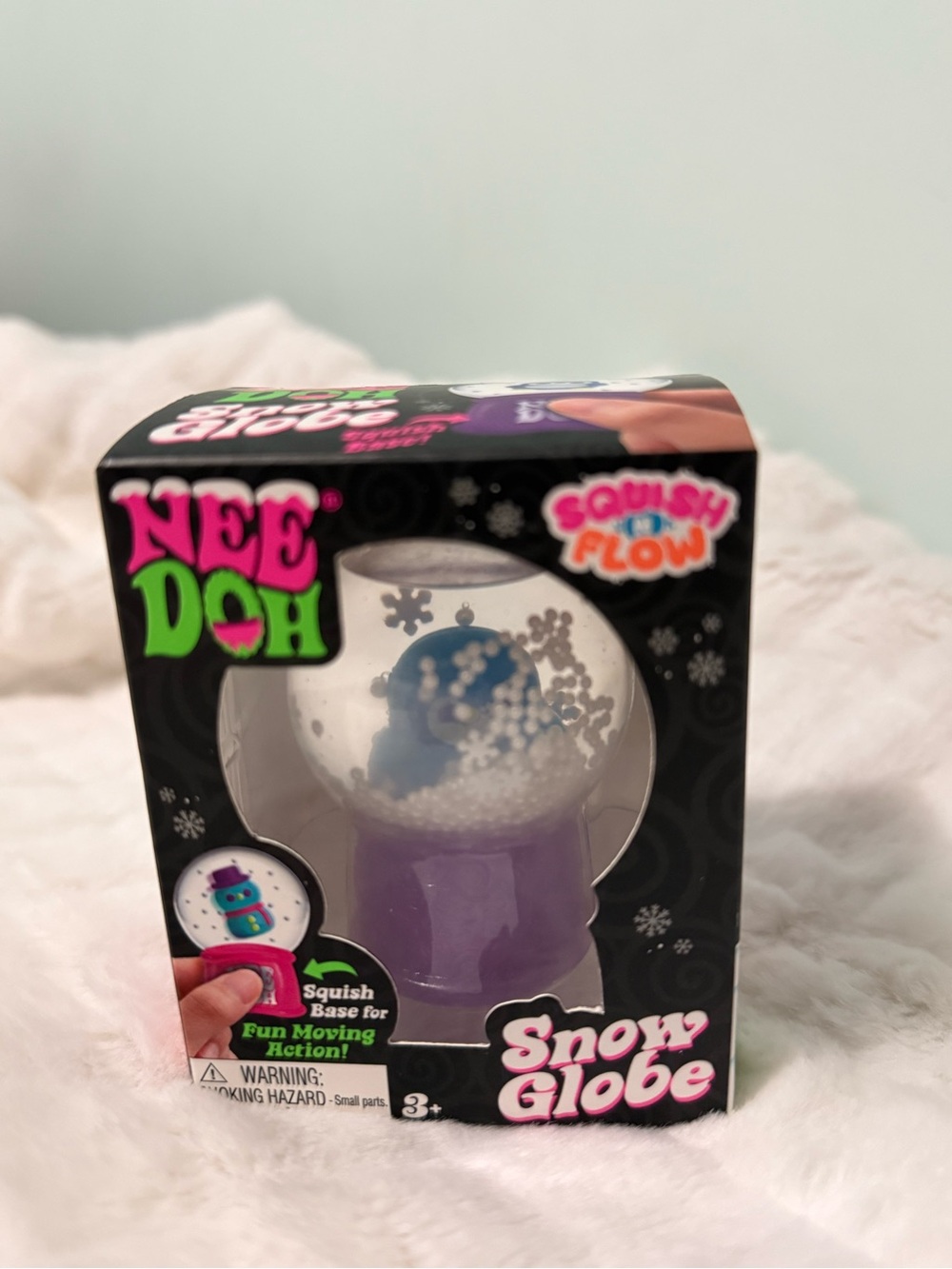 NEW NeeDoh Snow Globe Squishy Toy - Penguin snowflakes with Purple Base